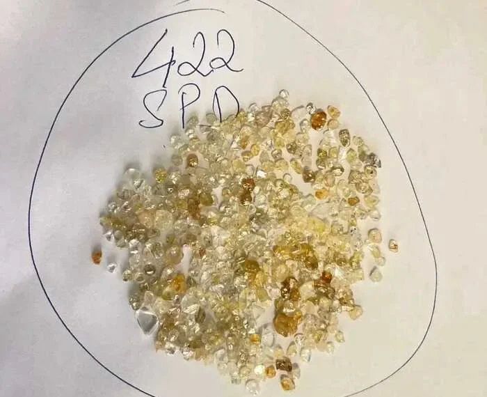 Apreendidas mais de quatrocentas pedras de diamantes provenientes da RDC