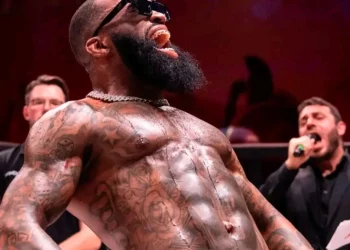 Romário Jaguar vence por TKO em Copenhaga
