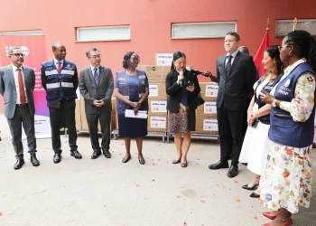 Ministra da Saúde destaca reforço da saúde materno-infantil e serviços para adolescentes e jovens