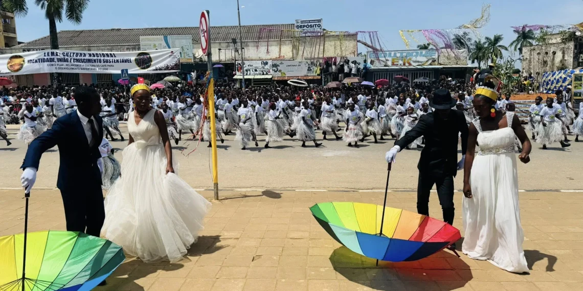 Vencedores do desfile provincial do Uíge recebem prémios