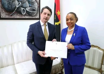 Novo embaixador de Portugal em Angola entrega Cartas Figuradas ao Estado angolano