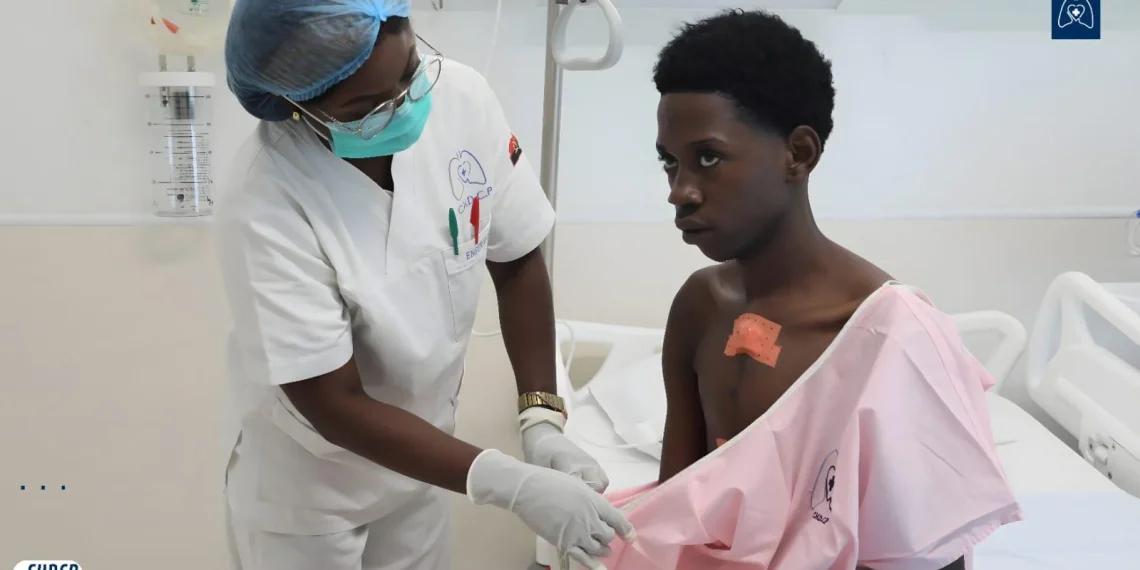 Jovem de 18 anos sobrevive a grave agressão após cirurgia cardíaca de emergência