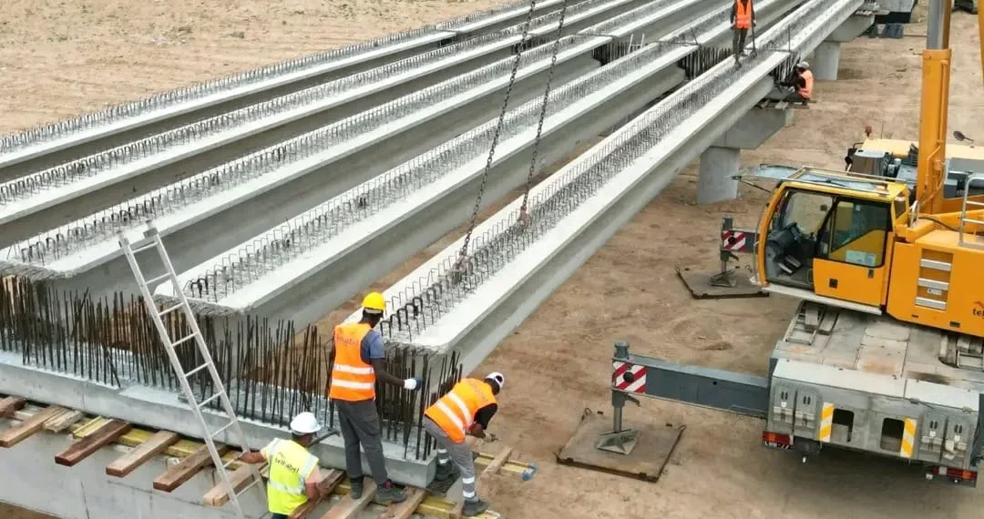 Obras das pontes sobre os rios Pirangombe, Chapi-chapi e Caitou avançam a bom ritmo no Namibe