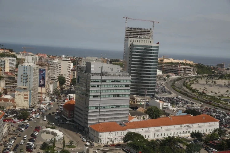 Especialistas afirmam que permanência de Angola na lista cinzenta do GAFI não impacta negativamente na economia do país