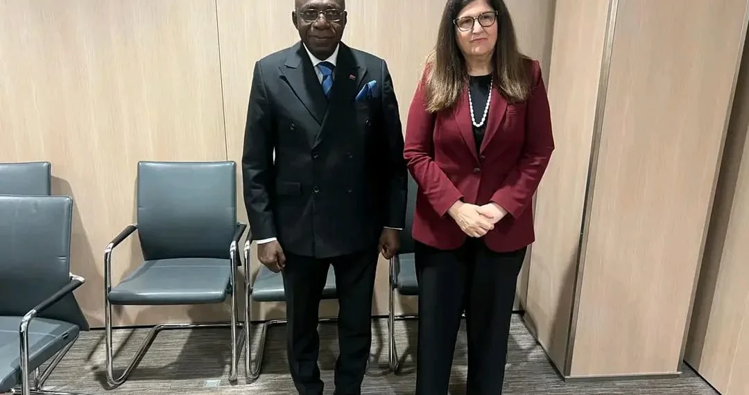 Angola e Palestina reforçam cooperação bilateral em encontro diplomático
