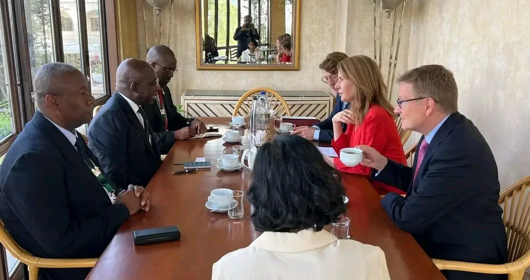 Angola e Reino Unido reforçam cooperação política e económica à margem da Cimeira da UA