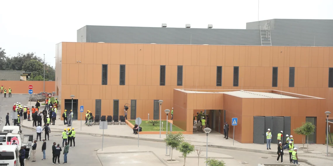 Hospital “Pedalé”realiza primeiro procedimento de tratamento de patologias vasculares cerebrais