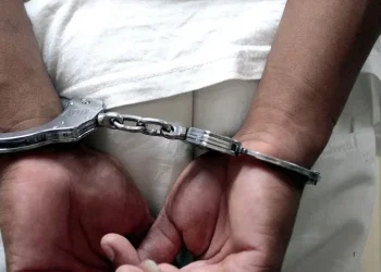 Tio mata sobrinho por este abusar sexualmente da prima