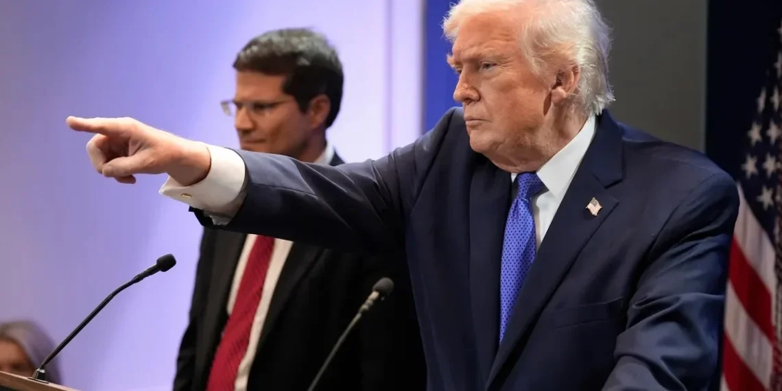 Trump diz que aumentará tarifas para 15%