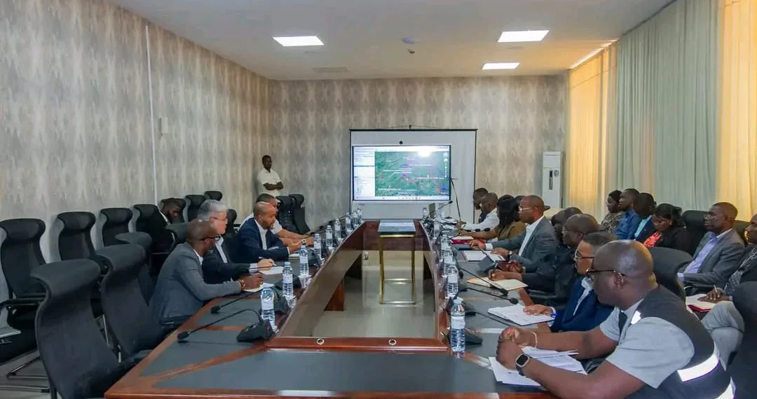 Crianças do ensino primário do Cuanza-Norte beneficiam de merenda escolar com apoio do Grupo Carrinho