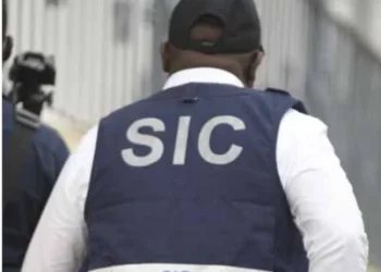 Agente do SIC condenado a quatro meses de prisão por aparecer bêbado no serviço