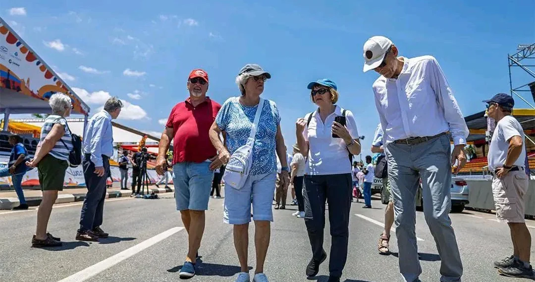 Mais de cem turistas visitam pista do desfile do Carnaval 2026