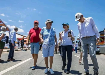 Mais de cem turistas visitam pista do desfile do Carnaval 2026