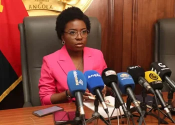 Ministra das Finanças é convidada da V Edição das Conversas Economia 100 Makas