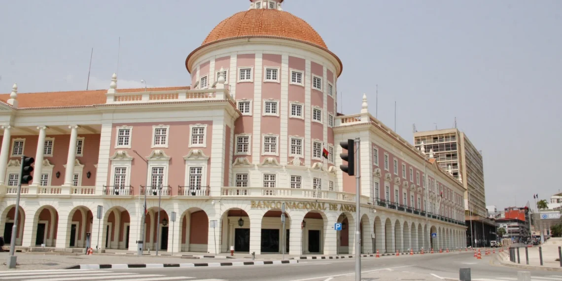Petro de Luanda e 1.º de Agosto agitam clássico da bola ao cesto no Pavilhão Principal da Cidadela