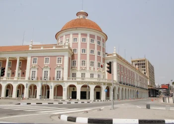 Petro de Luanda e 1.º de Agosto agitam clássico da bola ao cesto no Pavilhão Principal da Cidadela