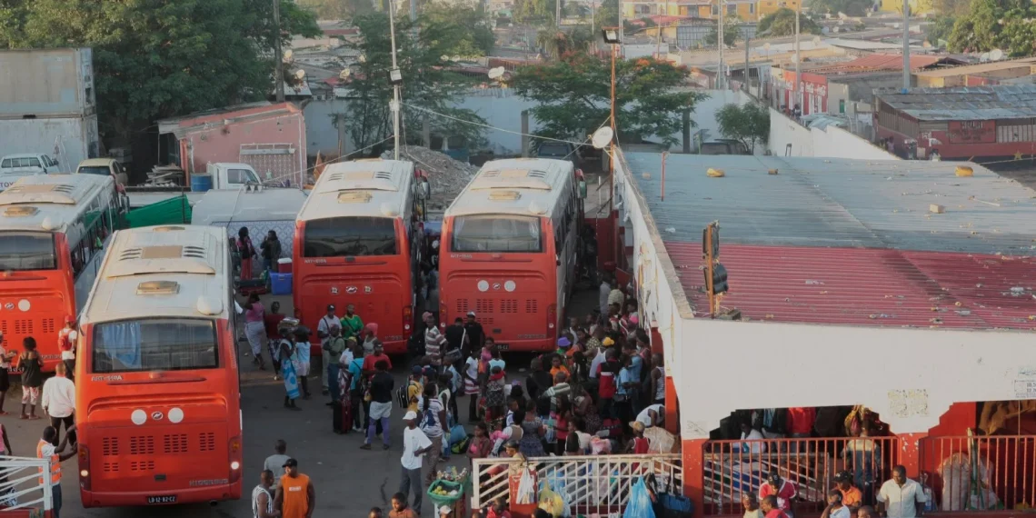 Mais de 50 empresas de transporte com veículos em situação irregular