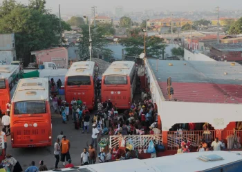 Mais de 50 empresas de transporte com veículos em situação irregular