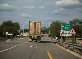 Camiões fogem da pesagem na Barra do Kwanza e transferem risco para a ponte da Cabala