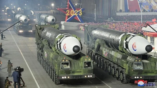 Testes secretos e rearmamento da França: começou uma nova era nuclear