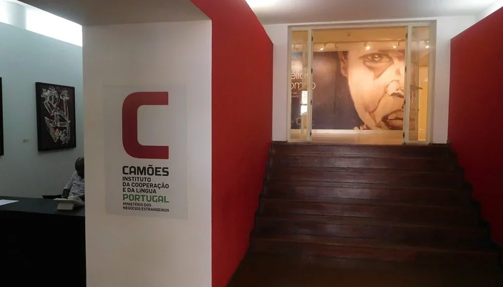 Artistas angolanos exibem “100tenário de Camilo Pessanha” em exposição colectiva no Camões