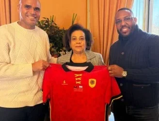 Embaixadora de Angola na França recebe comitiva da FAF