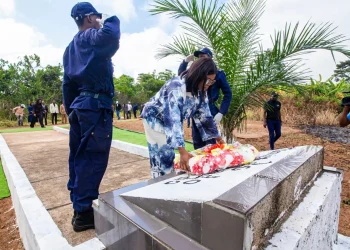 ‎Deposição de coroa de flores marca o 15 de Março no Cuanza-Norte