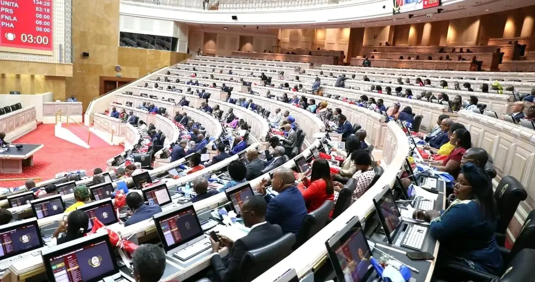 Parlamento aprova na generalidade o Código do imposto sobre os Rendimentos das Pessoas Singulares