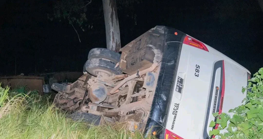 Autocarro com mais de 50 fiéis do Sétimo Dia despista e deixa 35 feridos