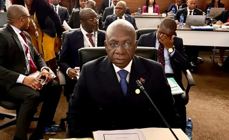 Téte António representa Angola na Reunião do Conselho de Ministros da SADC em Pretória