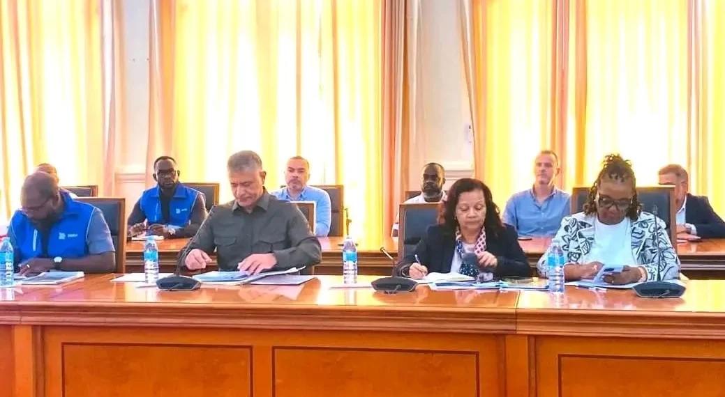 Ministro da Energia e Águas avalia acções do sector no Namibe