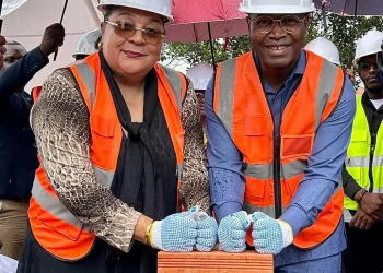 Lançada primeira pedra para a construção do edifício do INSS em Ndalatando