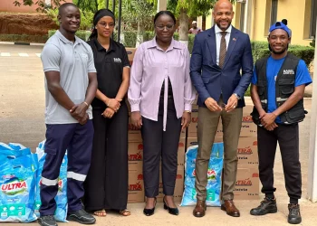 Fábrica Basel oferece donativos ao Hospital do Kapalanga e promete apoiar na construção de uma escola