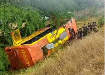 Acidentes envolvendo autocarros interprovinciais ceifam mais de 70 vidas