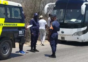 Polícia de trânsito no Cuanza-sul apreende autocarro interprovincial por irregularidades