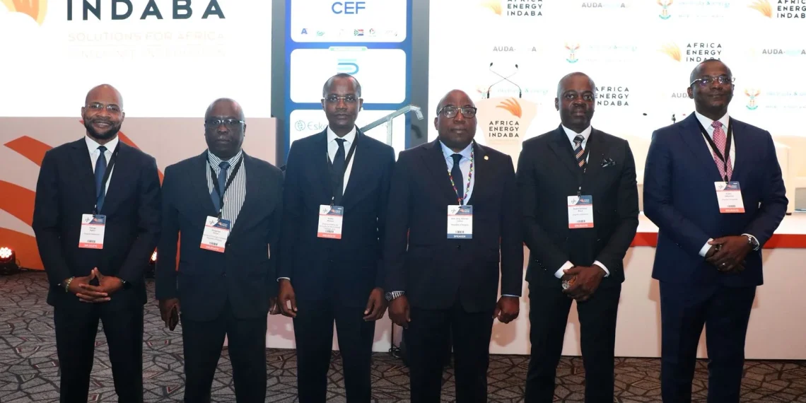 Angola convida empresários estrangeiros a investirem no sector eléctrico nacional