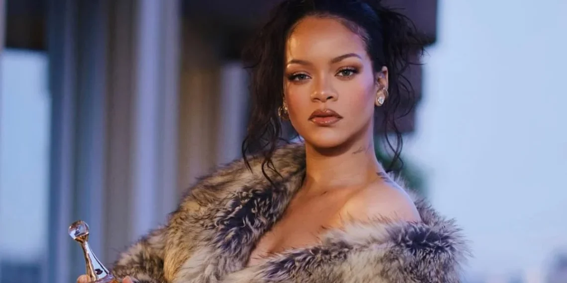 Internacional:Mulher detida após disparar cerca de dez tiros contra casa de Rihanna em Beverly Hills