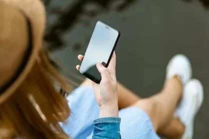 A colisão de direitos na era digital: entre a liberdade de expressão e a salvaguarda da honra