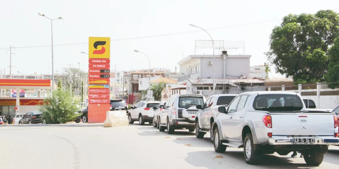 Automobilistas queixam-se de falta de combustíveis nos postos de abastecimento