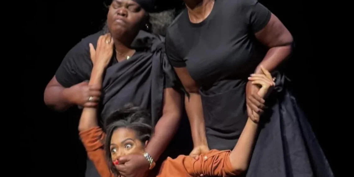 “Monólogos da Vagina” inspira mulheres a quebrarem tabus e a valorizarem a feminilidade
