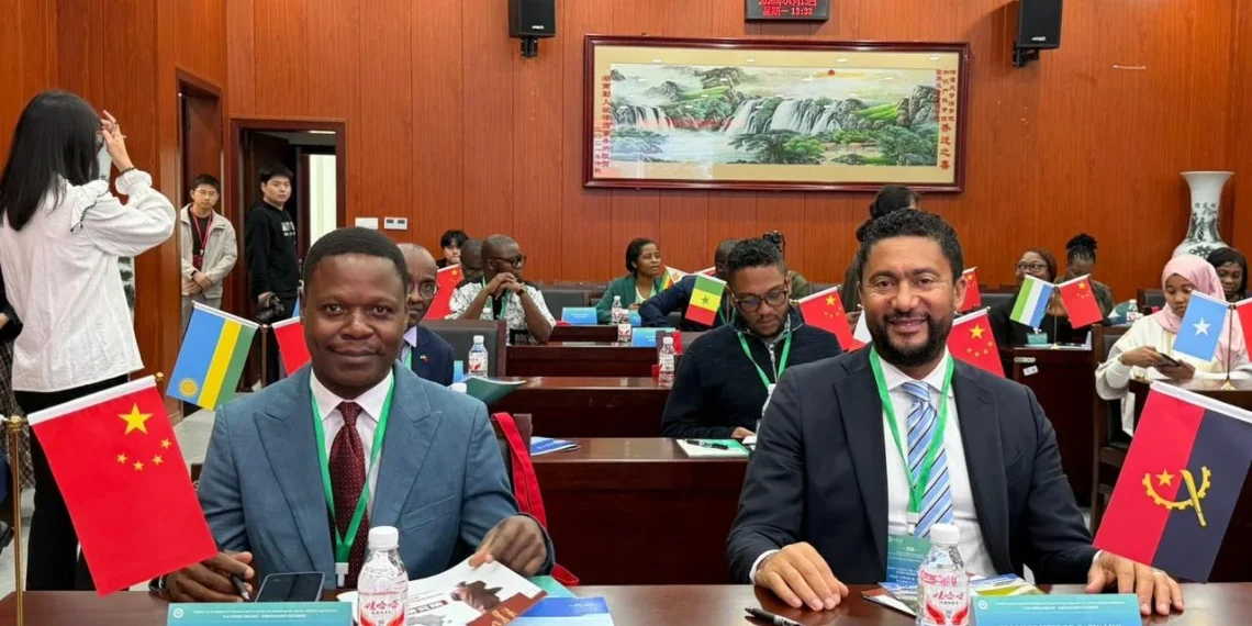 Angola reforça cooperação com a China para formação de quadros e desenvolvimento sustentável