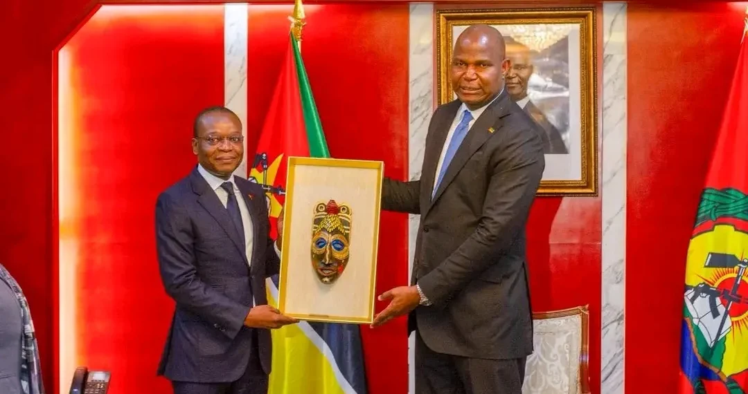 Adão de Almeida encerra visita a Moçambique após encontro com Daniel Chapo