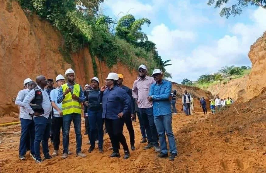 Governadora de Cabinda constata grau de execução das obras de estancamento de ravinas..