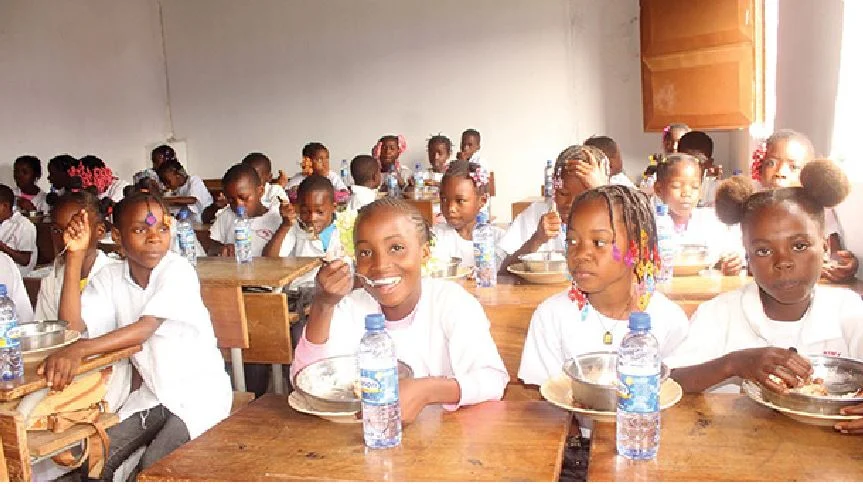 Namibe abrange mais de 20 mil alunos com implementação do Programa de Alimentação Escolar