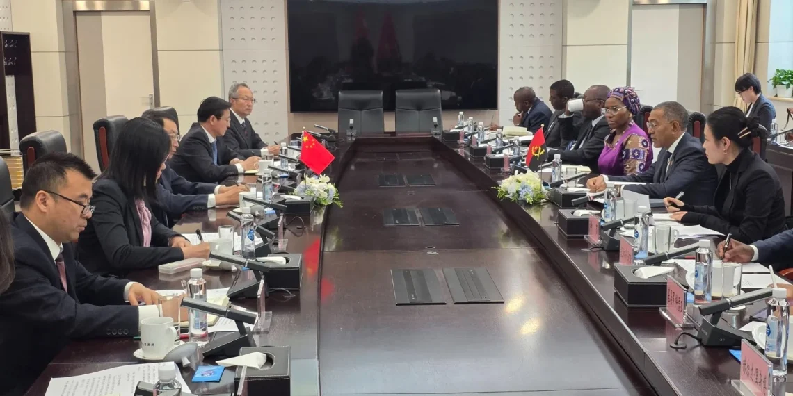 Angola e China reforçam cooperação estratégica nos domínios dos recursos minerais, petróleo e gás