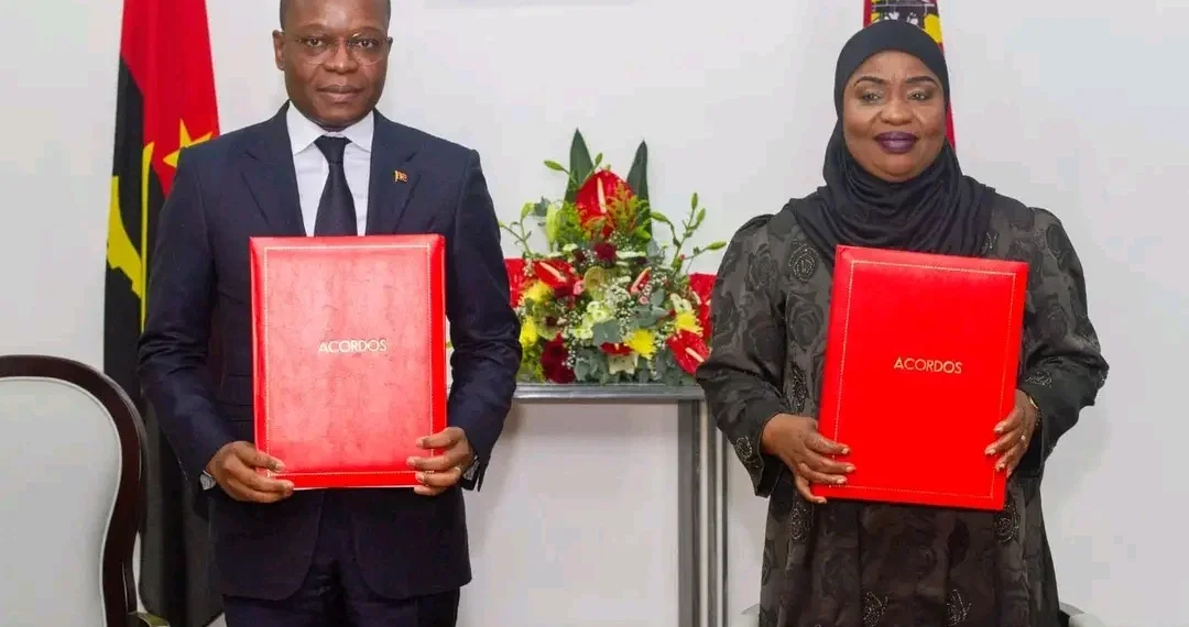 Parlamentos de Angola e Moçambique assinam programa de cooperação em vários domínios