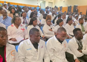 Ministério da Saúde outorga amanhã 18 novos médicos especialistas