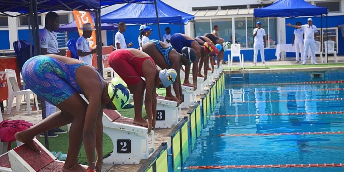 Mais de 170 nadadores agitam Taça de Angola
