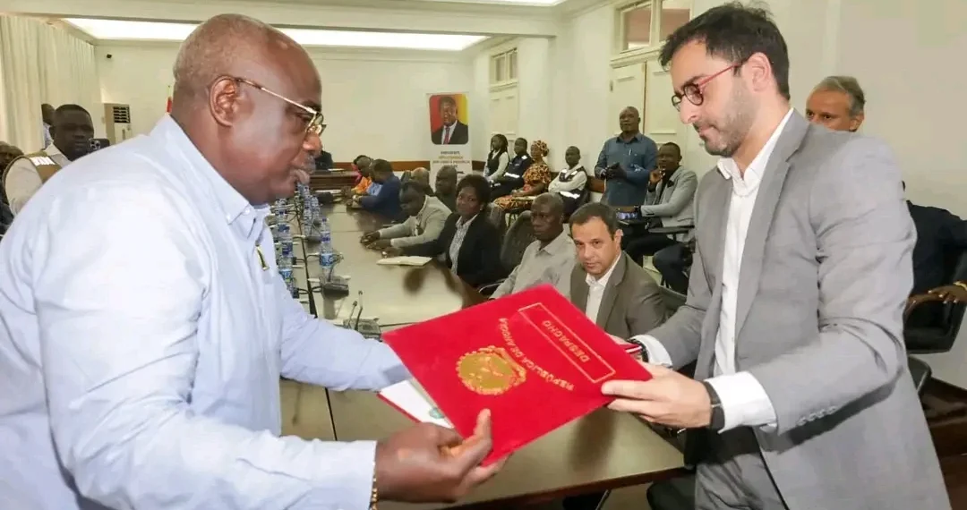 Assinado contrato para reabilitação da EN120 no troço Mbanza-Kongo–Luvo