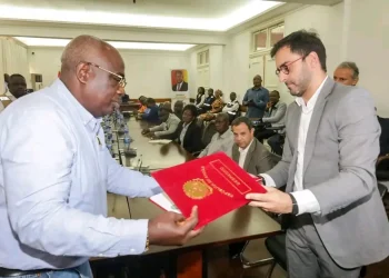 Assinado contrato para reabilitação da EN120 no troço Mbanza-Kongo–Luvo
